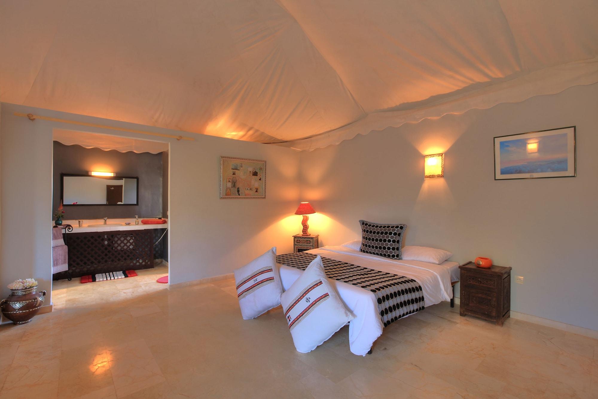 Villa Marco Au Jardin Des Senteurs El Ain Ngoại thất bức ảnh