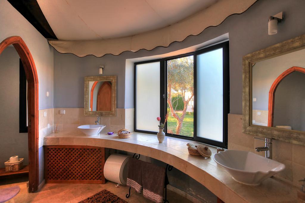 Villa Marco Au Jardin Des Senteurs El Ain Ngoại thất bức ảnh